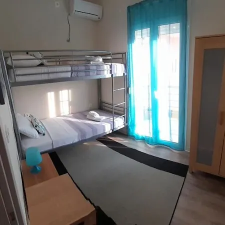 Elektra's With Parking Apartamento *